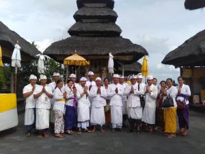 56986744_2386652861353981_362327864906874880_n